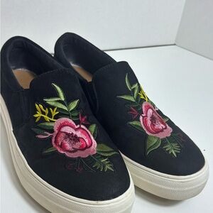 Big Buddha Black Floral Embroidered Slip-On Flats Women's Size 9